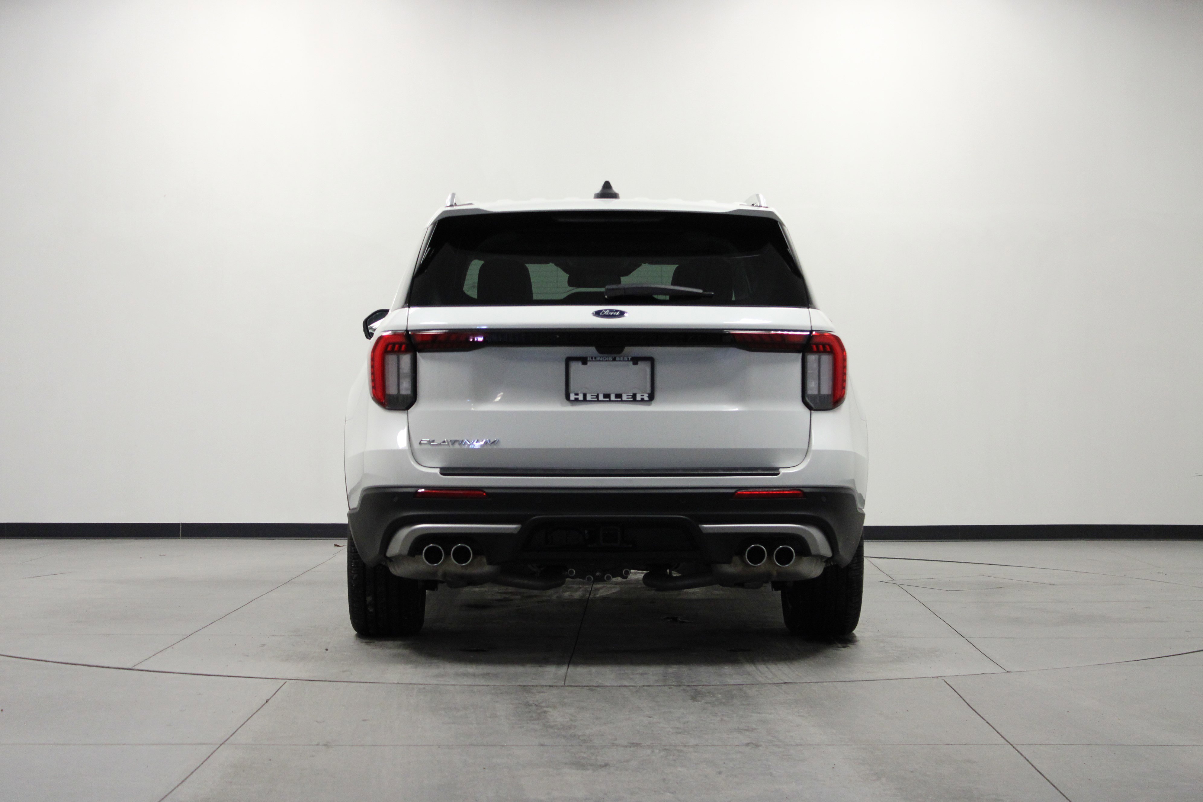 Used 2025 Ford Explorer Platinum w/ Ultimate Package image 5