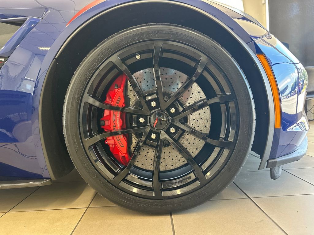 Used 2017 Chevrolet Corvette Grand Sport w/ Z07 Performance Package RWD image 12