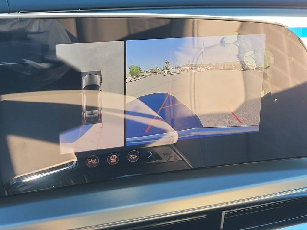 New 2026 Cadillac Lyriq Signature Luxury image 14