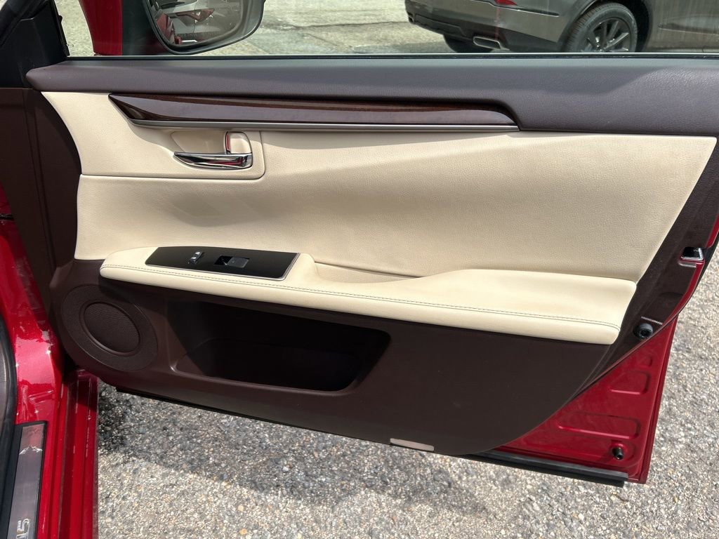 Used 2016 Lexus ES 350 w/ Navigation System Package FWD image 25