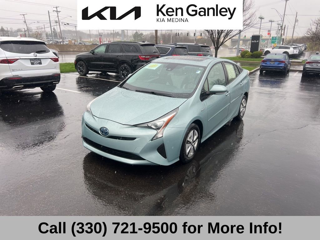 Used 2016 Toyota Prius Four w/ Advanced Technology Package image 2