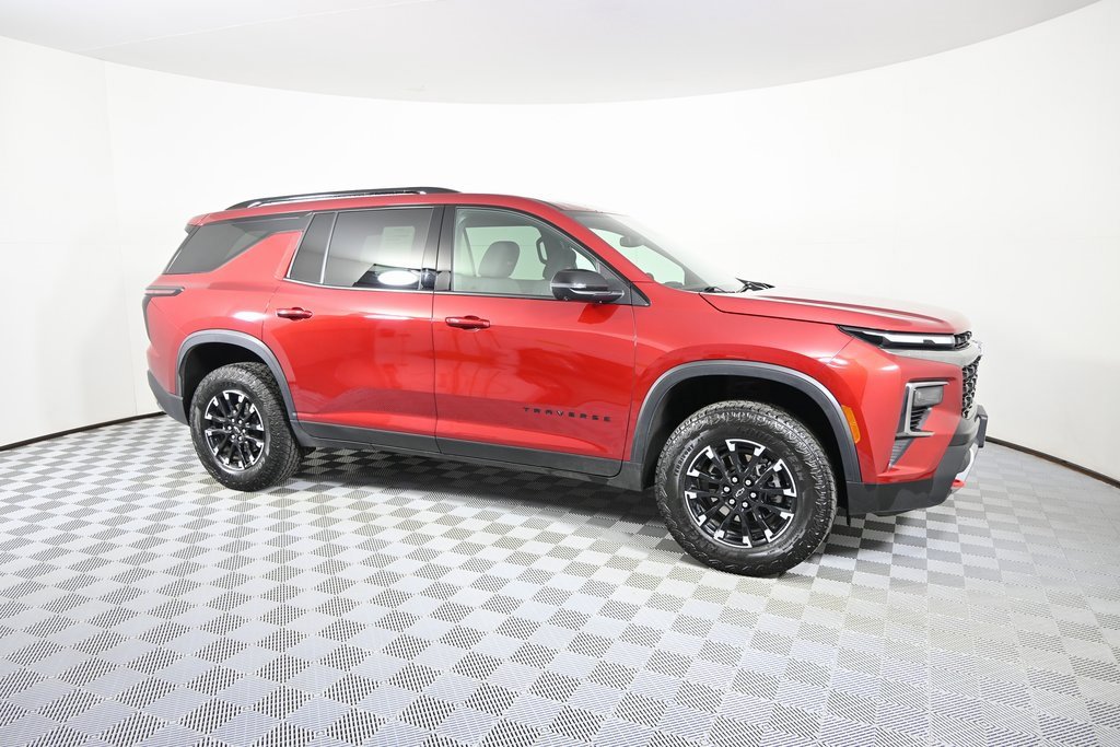 Used 2024 Chevrolet Traverse Z71 image 8