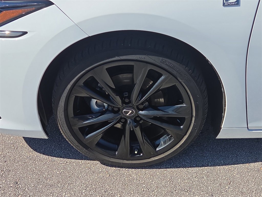 Used 2023 Lexus ES 300h F Sport image 12