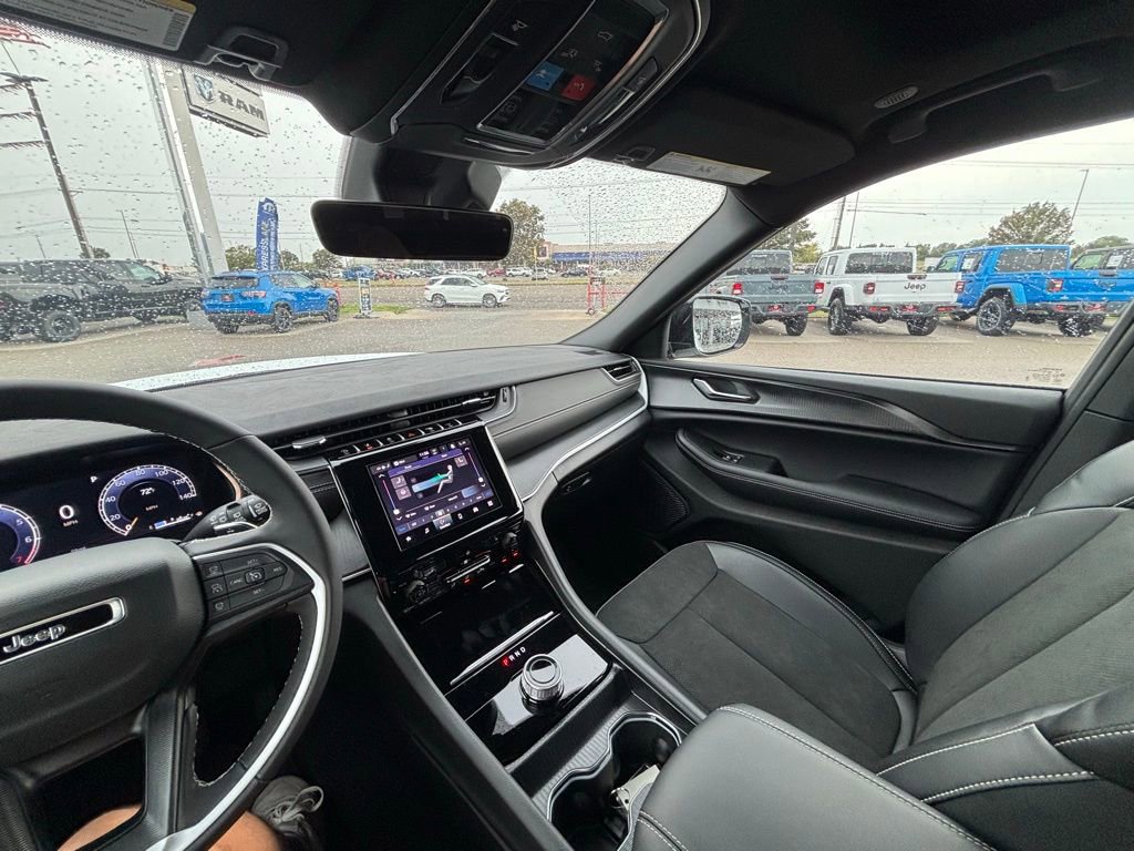 New 2025 Jeep Grand Cherokee L Altitude image 17