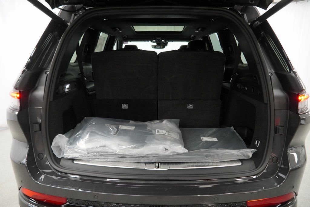 New 2025 Jeep Grand Cherokee L Summit w/ Obsidian Package image 34