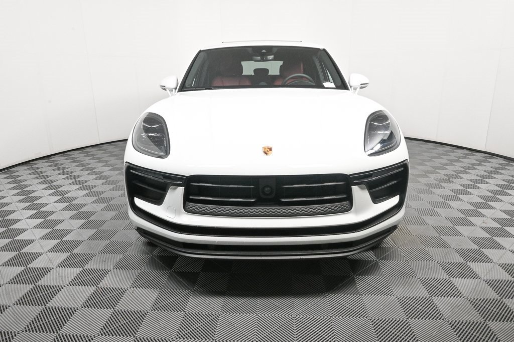 Certified 2025 Porsche Macan image 35