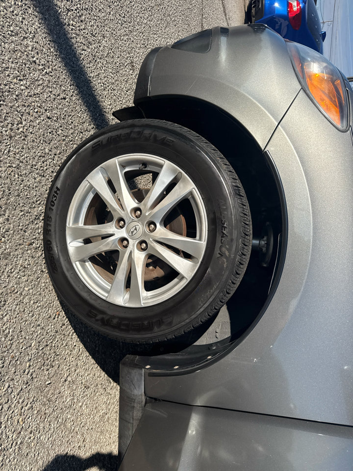 Used 2011 Hyundai Santa Fe SE image 25