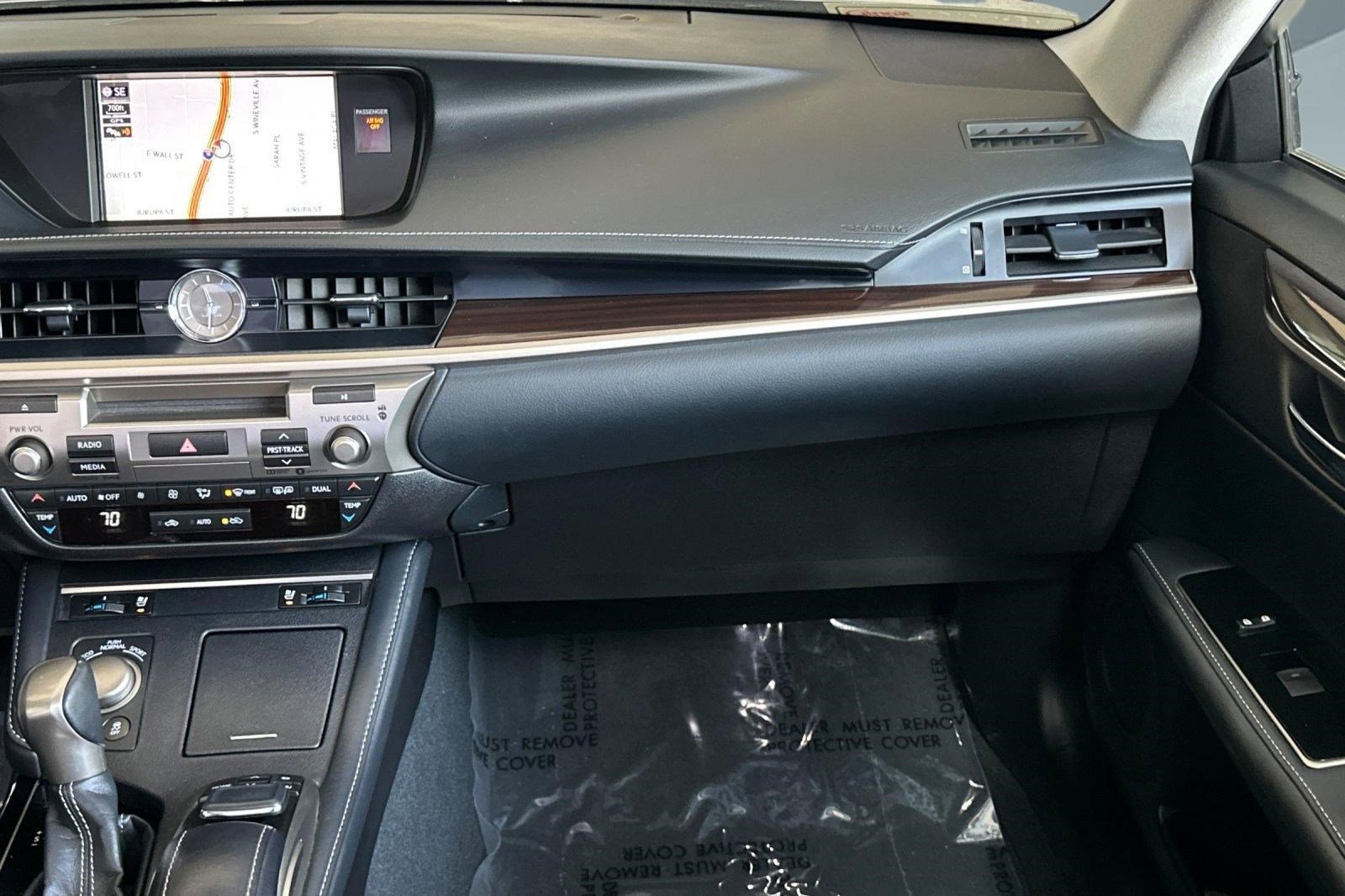 Used 2018 Lexus ES 350 w/ Navigation System Package image 28