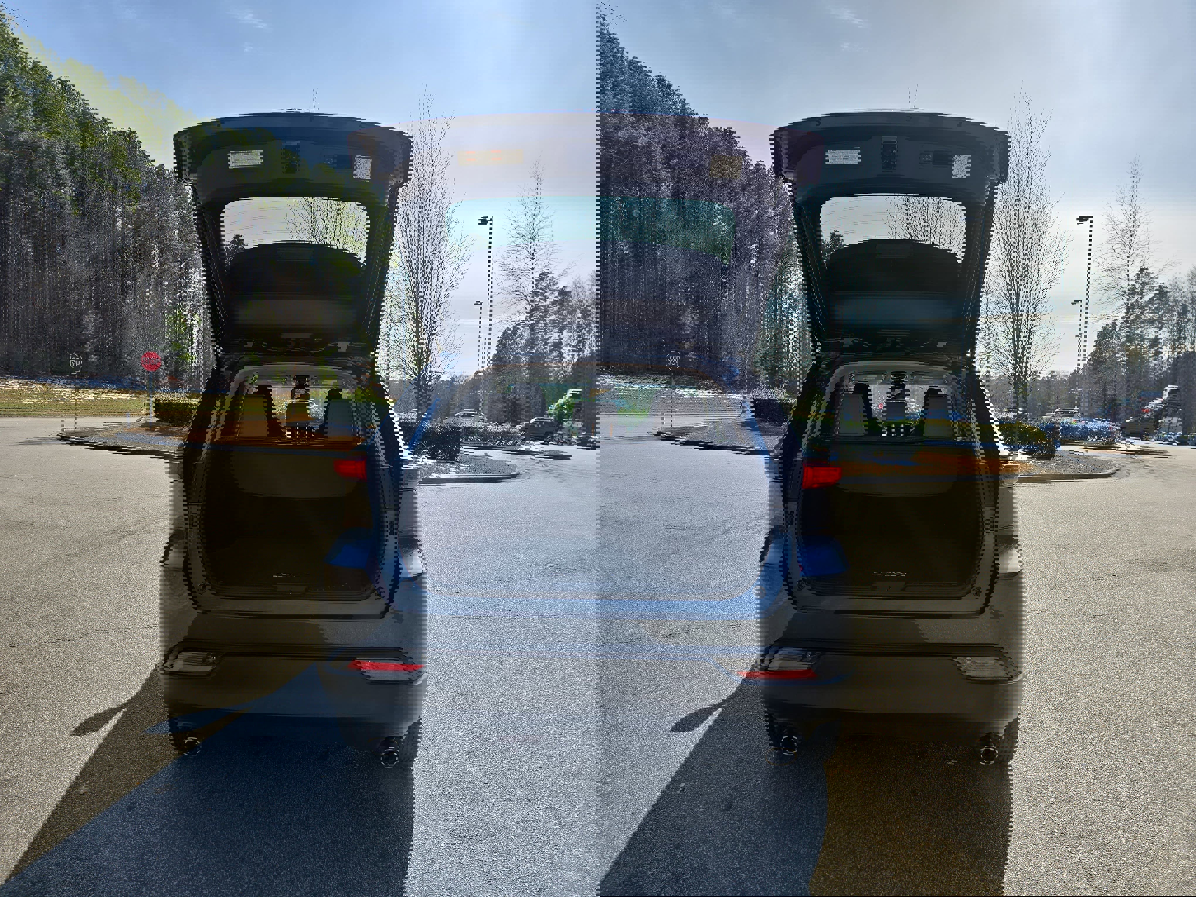 Used 2021 Toyota Venza LE image 12