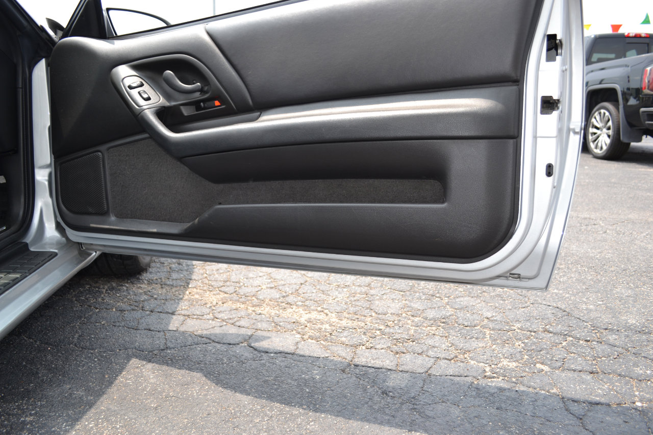 Used 2002 Chevrolet Camaro Z28 w/ SS Performance/Appearance Pkg image 33