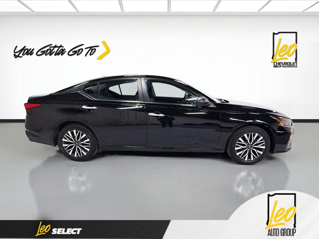 Used 2024 Nissan Altima 2.5 SV image 4