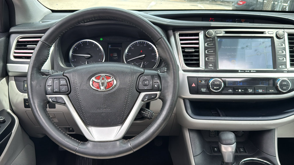 Used 2018 Toyota Highlander Limited Platinum AWD/4WD image 28
