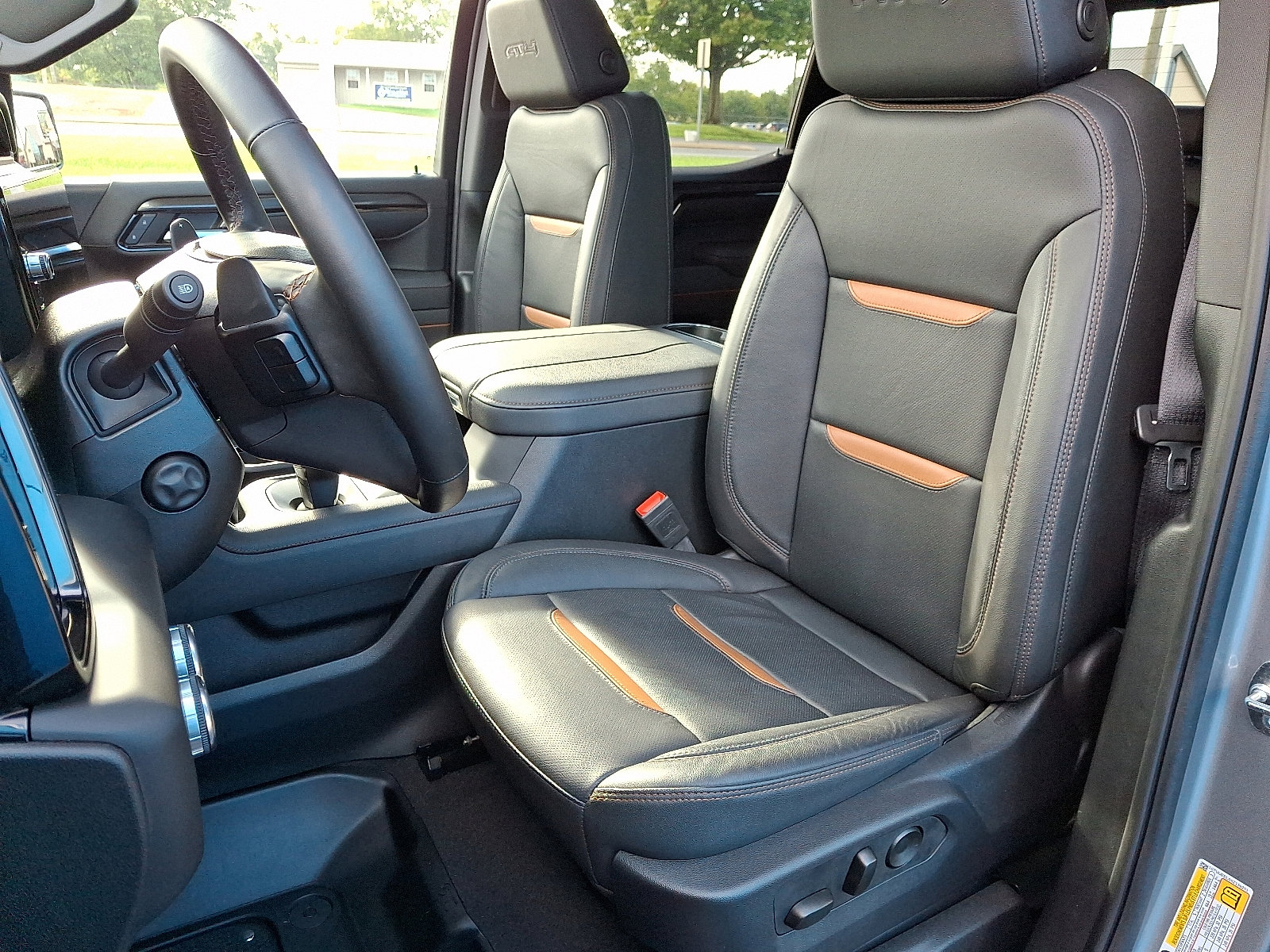 Used 2025 GMC Sierra 1500 AT4 image 14