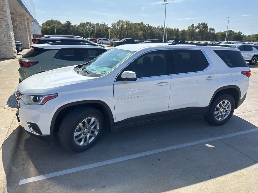 Used 2021 Chevrolet Traverse LT