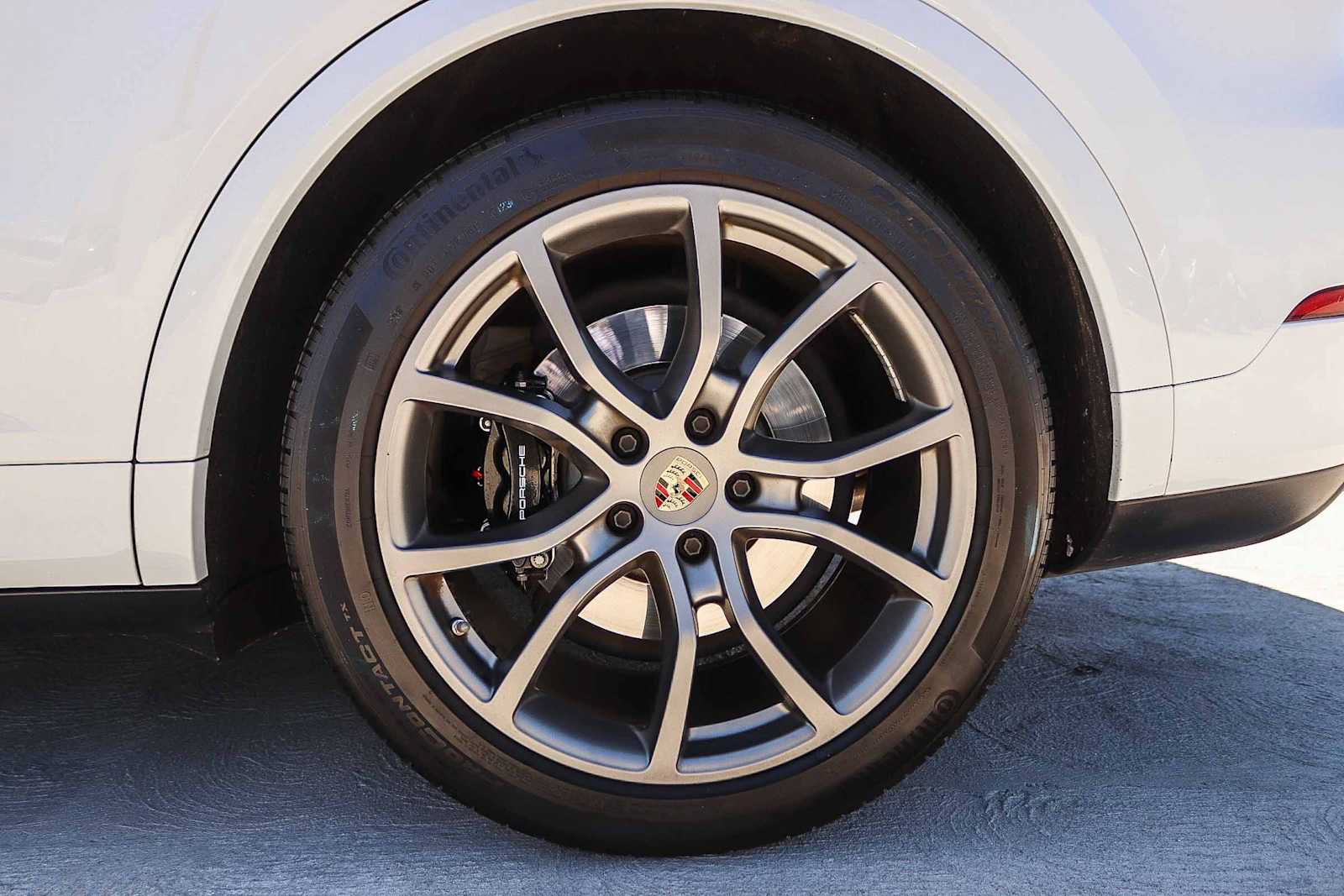 Used 2023 Porsche Cayenne Turbo AWD/4WD image 10