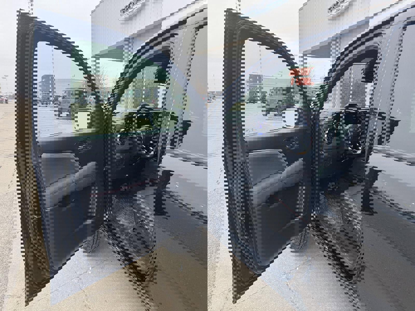 Used 2024 Chevrolet Colorado Z71 w/ Z71 Convenience Package 2 image 11