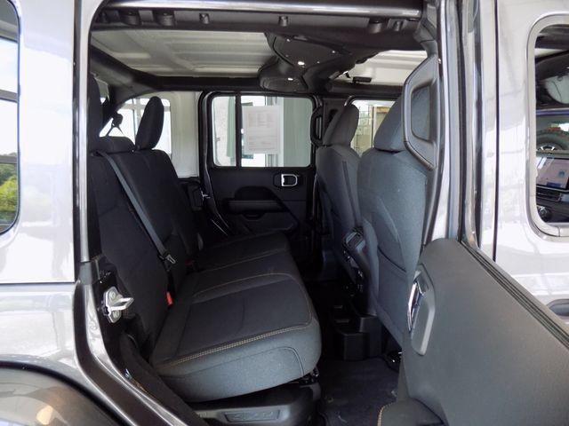 Certified 2025 Jeep Wrangler Unlimited Sahara AWD/4WD image 26