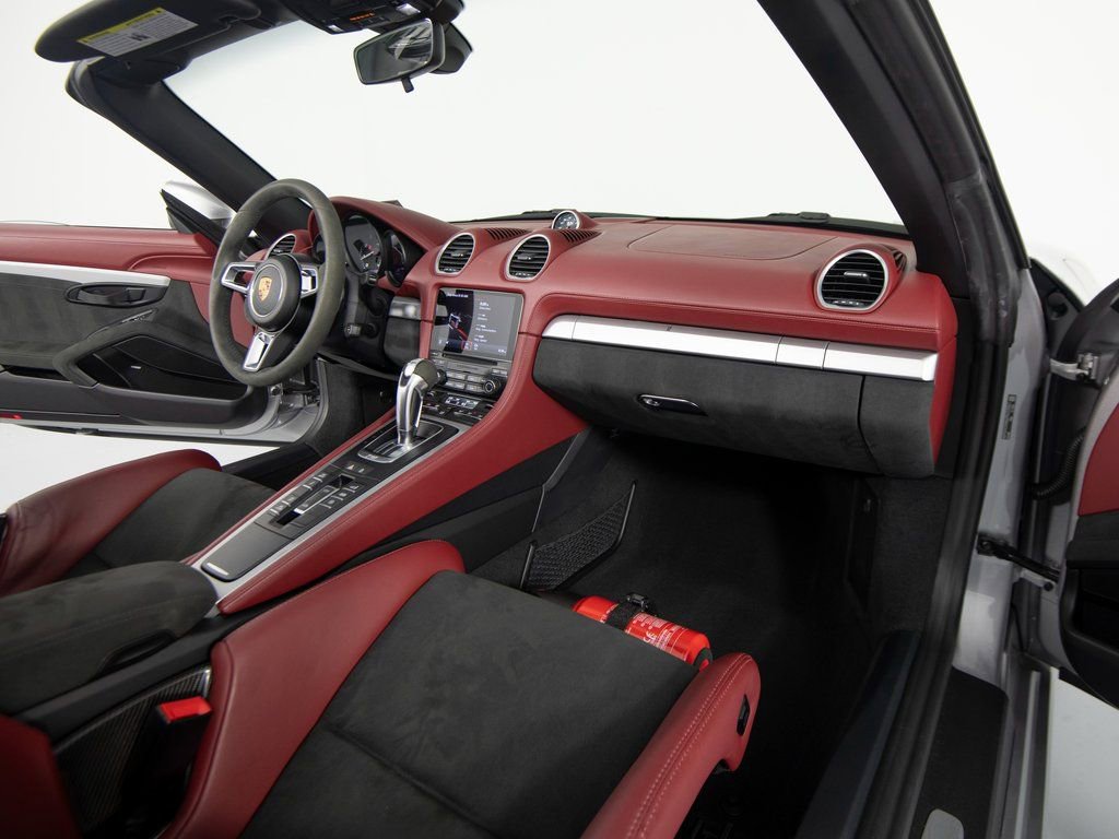 Certified 2023 Porsche 718 Boxster Spyder RWD image 31