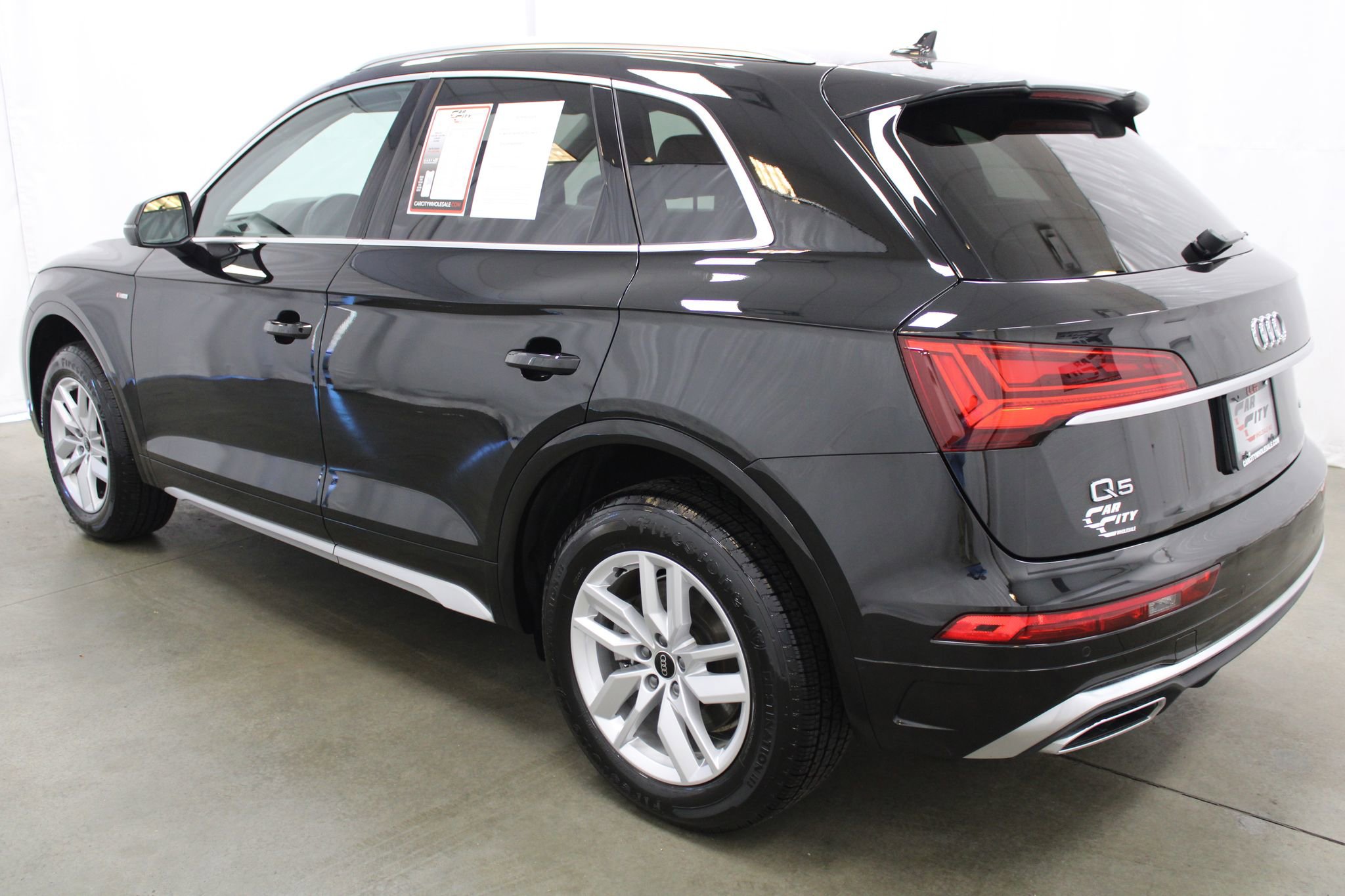 Used 2023 Audi Q5 2.0T Premium w/ Convenience Package image 6