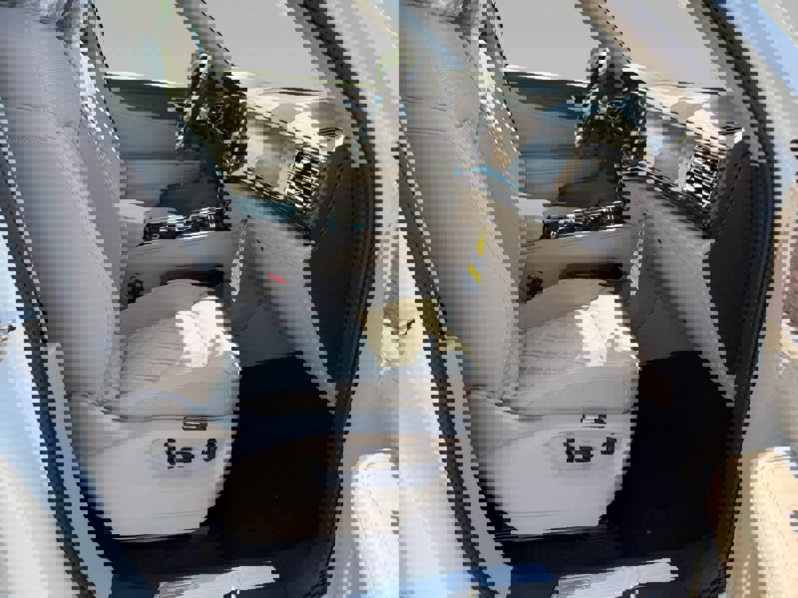 Used 2025 Volkswagen Atlas SEL Premium R-Line image 9