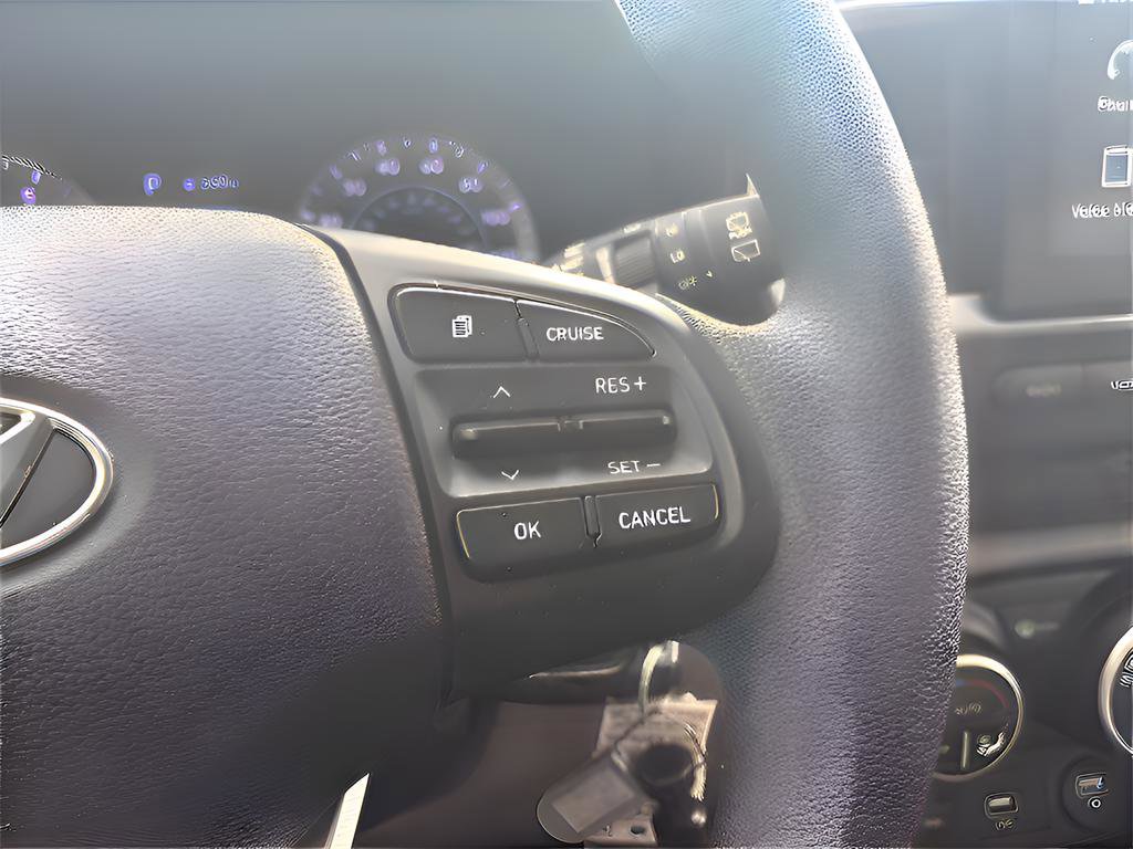 Used 2020 Hyundai Venue SEL image 25