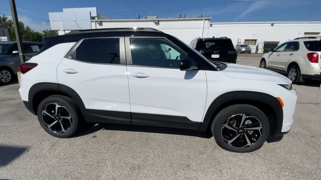 Used 2023 Chevrolet TrailBlazer RS w/ Convenience Package AWD/4WD image 3