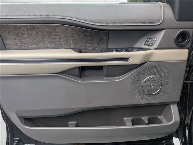 Used 2018 Ford Expedition Limited w/ Equipment Group 301A RWD image 10