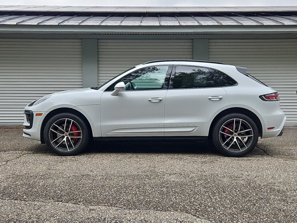 Certified 2023 Porsche Macan S AWD/4WD image 2