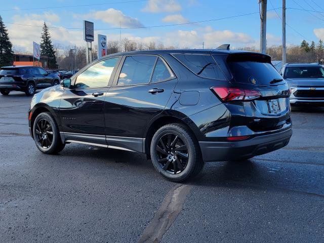 Used 2024 Chevrolet Equinox LS w/ LS Convenience Package AWD/4WD image 3