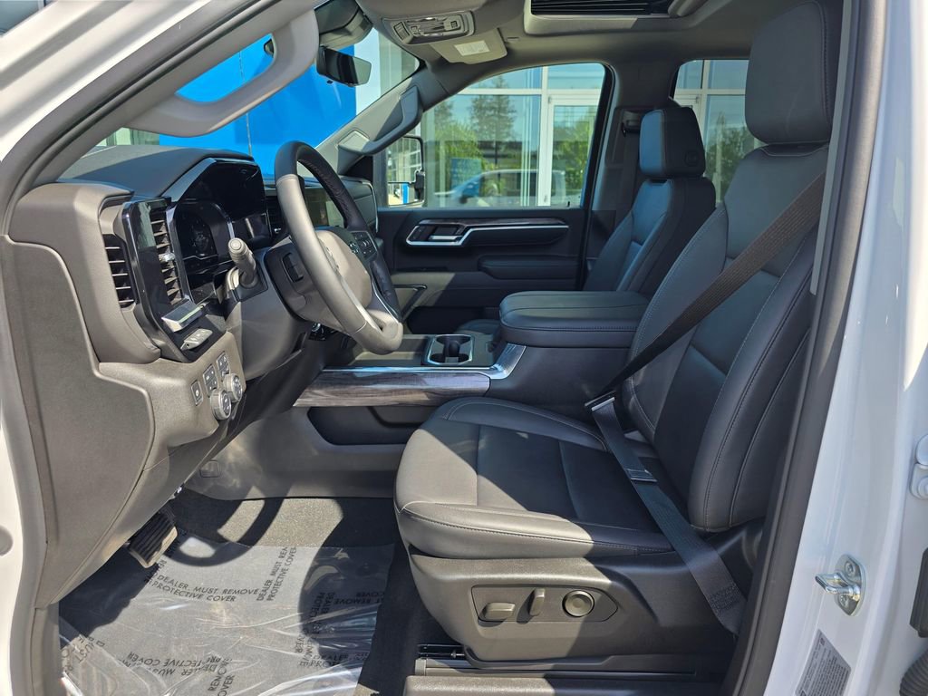 Used 2025 Chevrolet Silverado 2500 LTZ w/ LTZ Plus Package AWD/4WD image 21