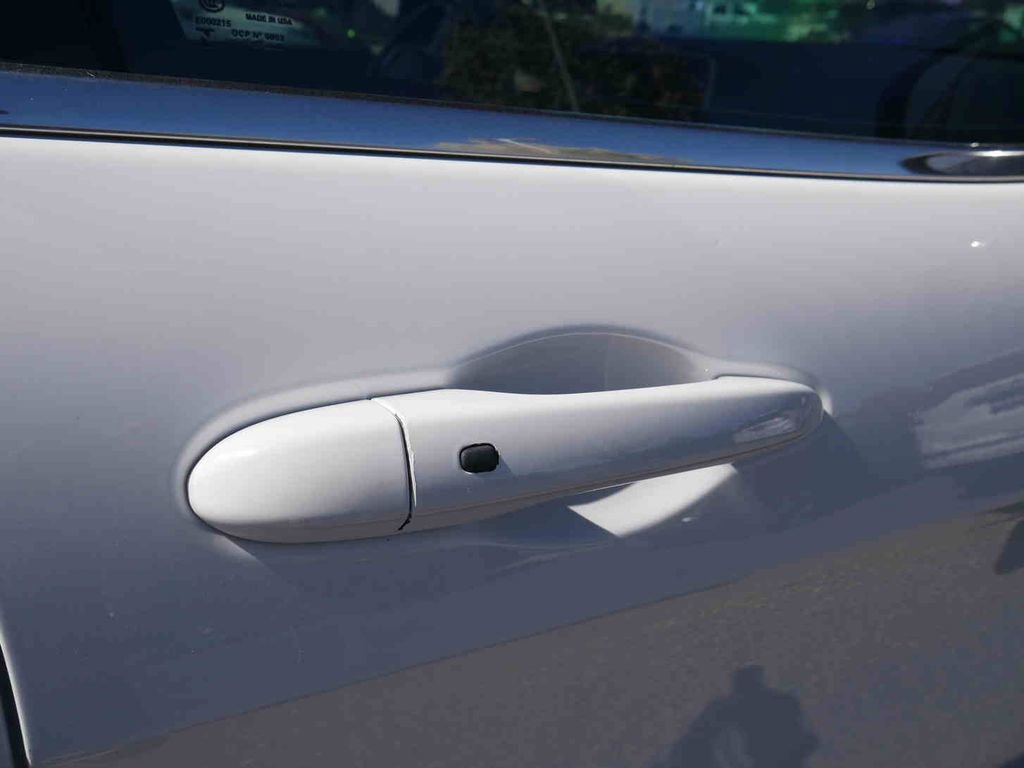 Used 2018 Jeep Cherokee Latitude Plus image 11