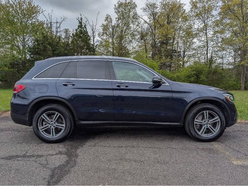 Used 2022 Mercedes-Benz GLC 300 4MATIC w/ Premium Package Lite image 4