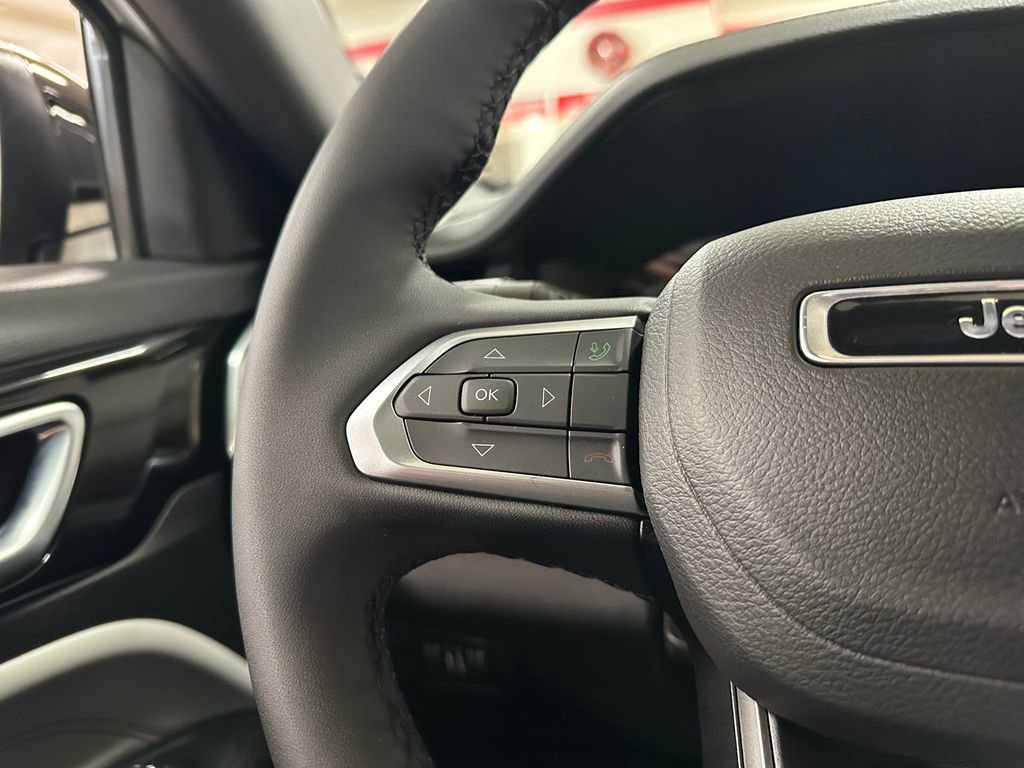 Certified 2024 Jeep Compass Limited AWD/4WD image 17