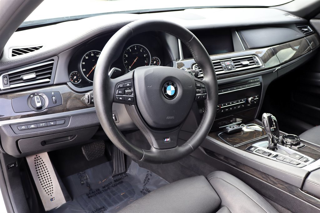 Used 2015 BMW 750Li xDrive AWD/4WD image 15
