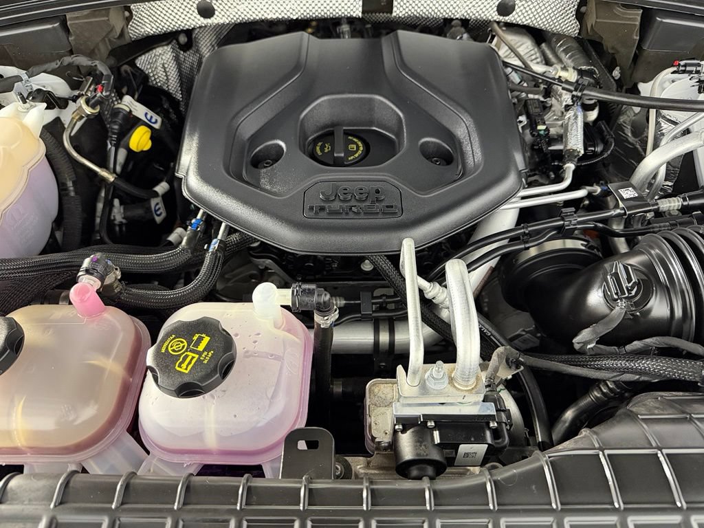 Used 2023 Jeep Grand Cherokee Summit AWD/4WD image 25