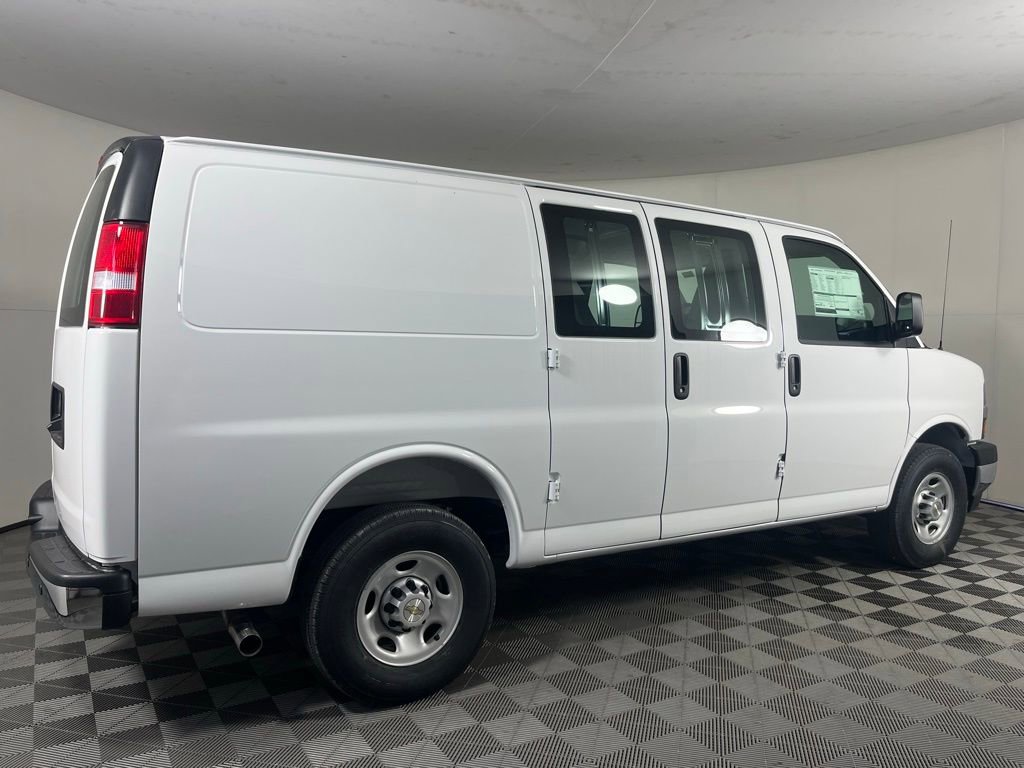 New 2026 Chevrolet Express 2500 w/ Enhanced Convenience Package RWD image 3