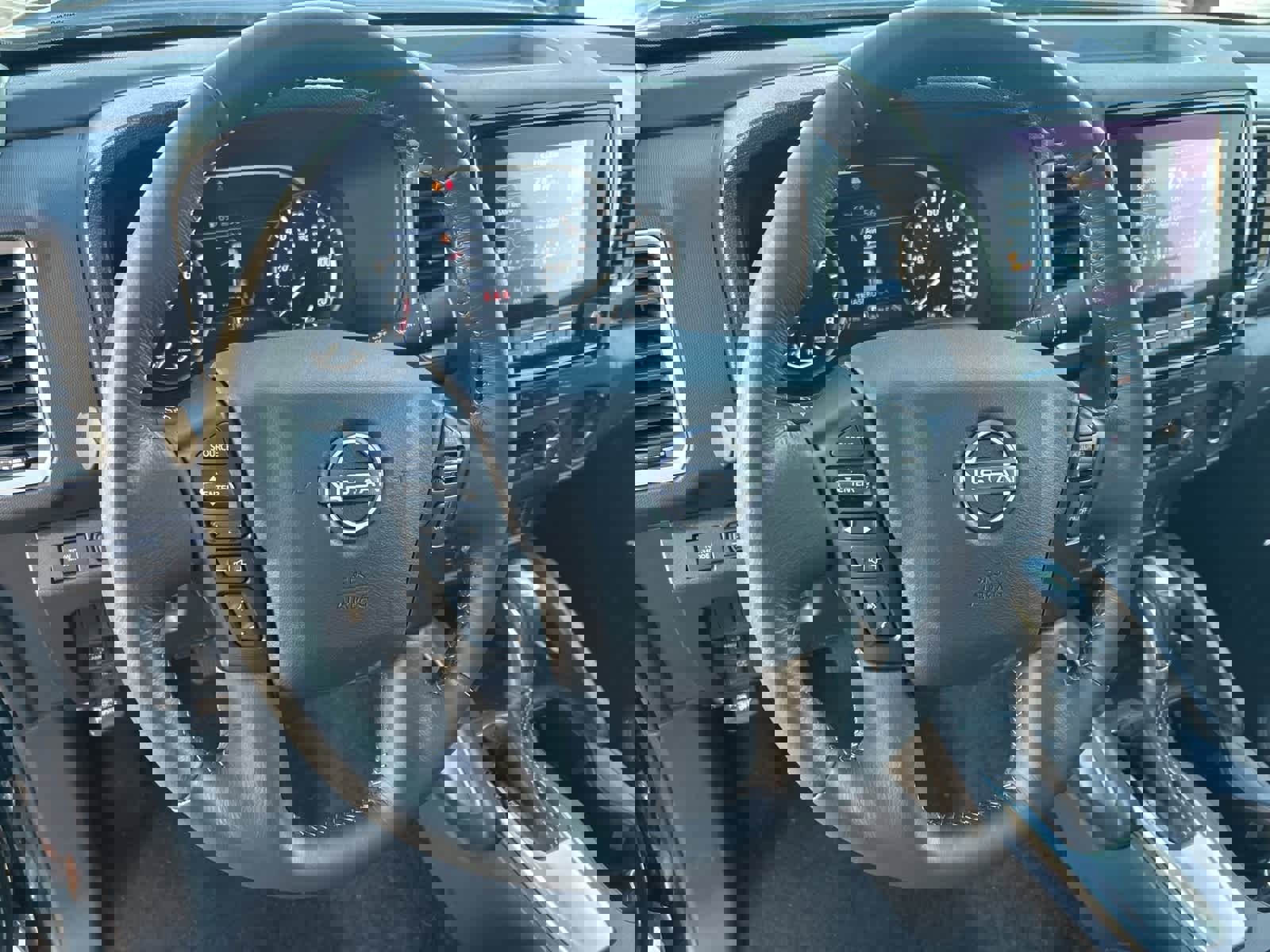 Used 2024 Nissan Frontier SL image 33