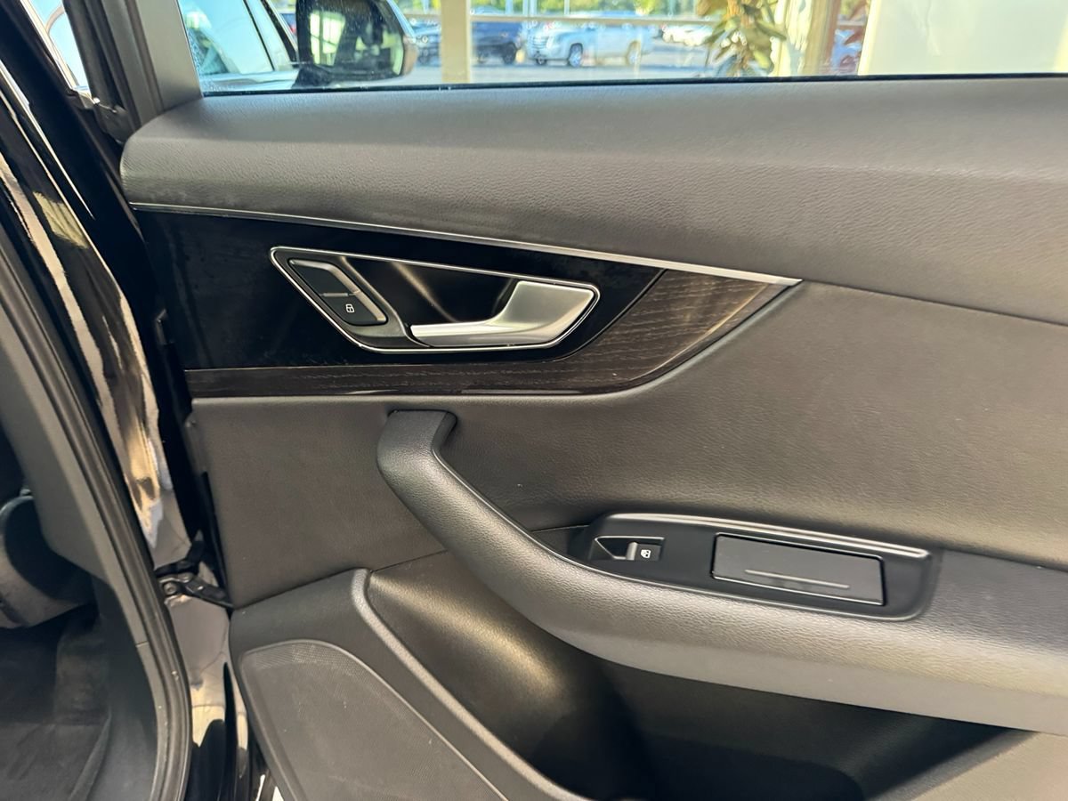 Used 2018 Audi Q7 3.0T Premium AWD/4WD image 46