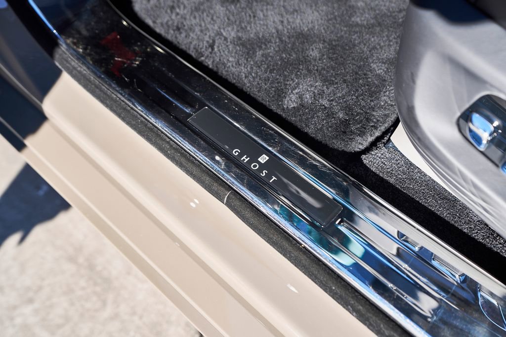 Used 2025 Rolls-Royce Ghost AWD/4WD image 38