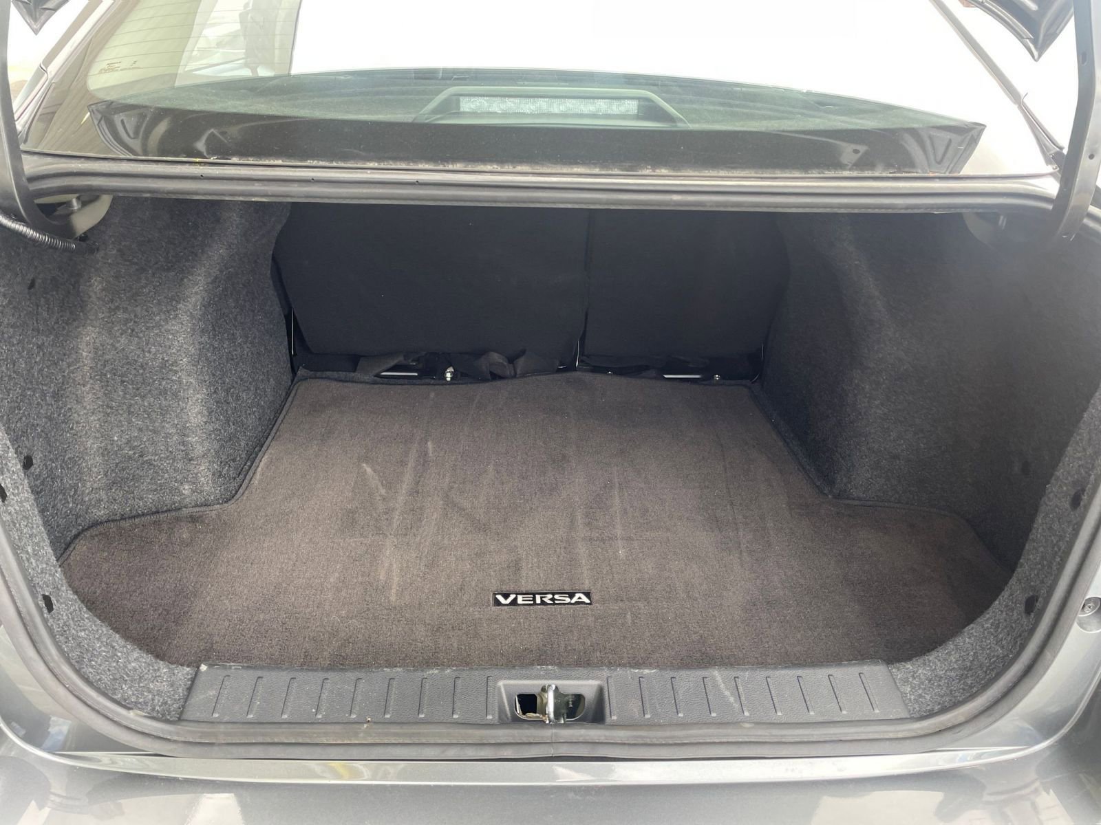 Used 2025 Nissan Versa SV image 29