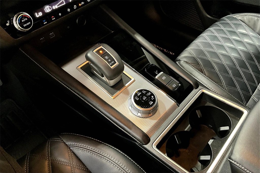 Used 2022 Mitsubishi Outlander SEL image 18