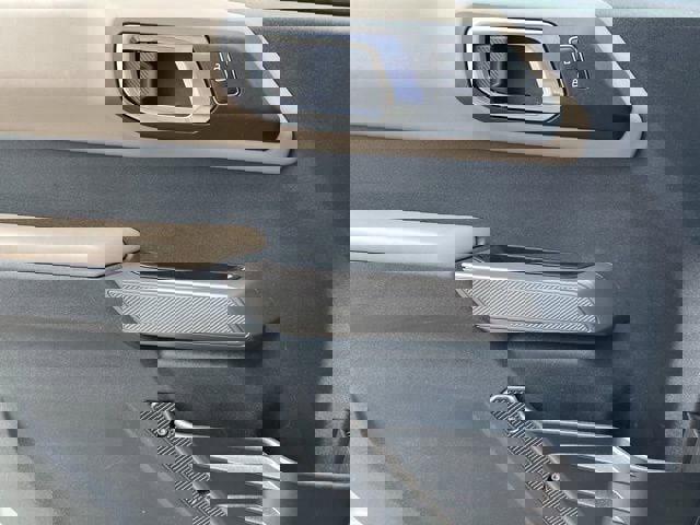 Used 2023 Ford Bronco Wildtrak image 18