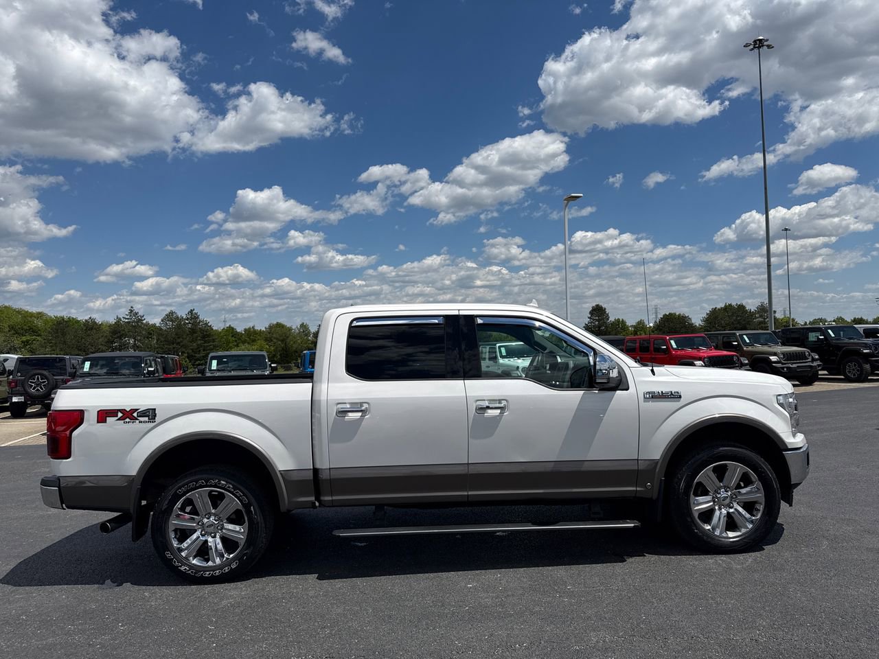 Used 2018 Ford F150 Lariat w/ Equipment Group 502A Luxury AWD/4WD image 2
