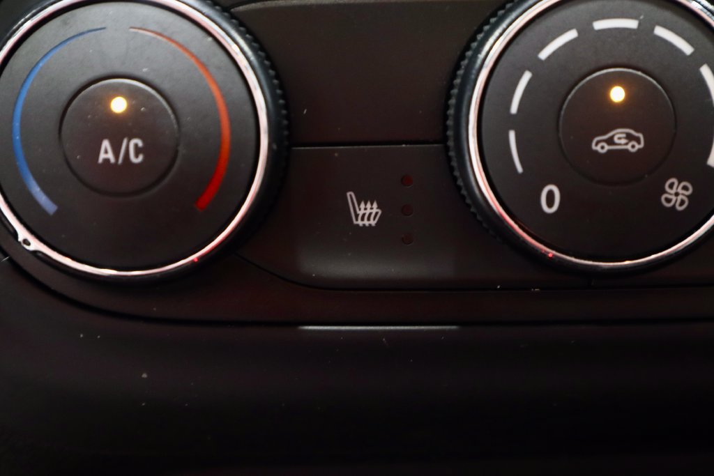 Used 2024 Chevrolet Trax RS w/ Driver Confidence Package FWD image 4