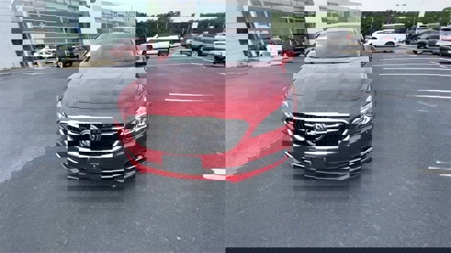 Used 2019 Buick LaCrosse Essence w/ Sights and Sounds Package image 3