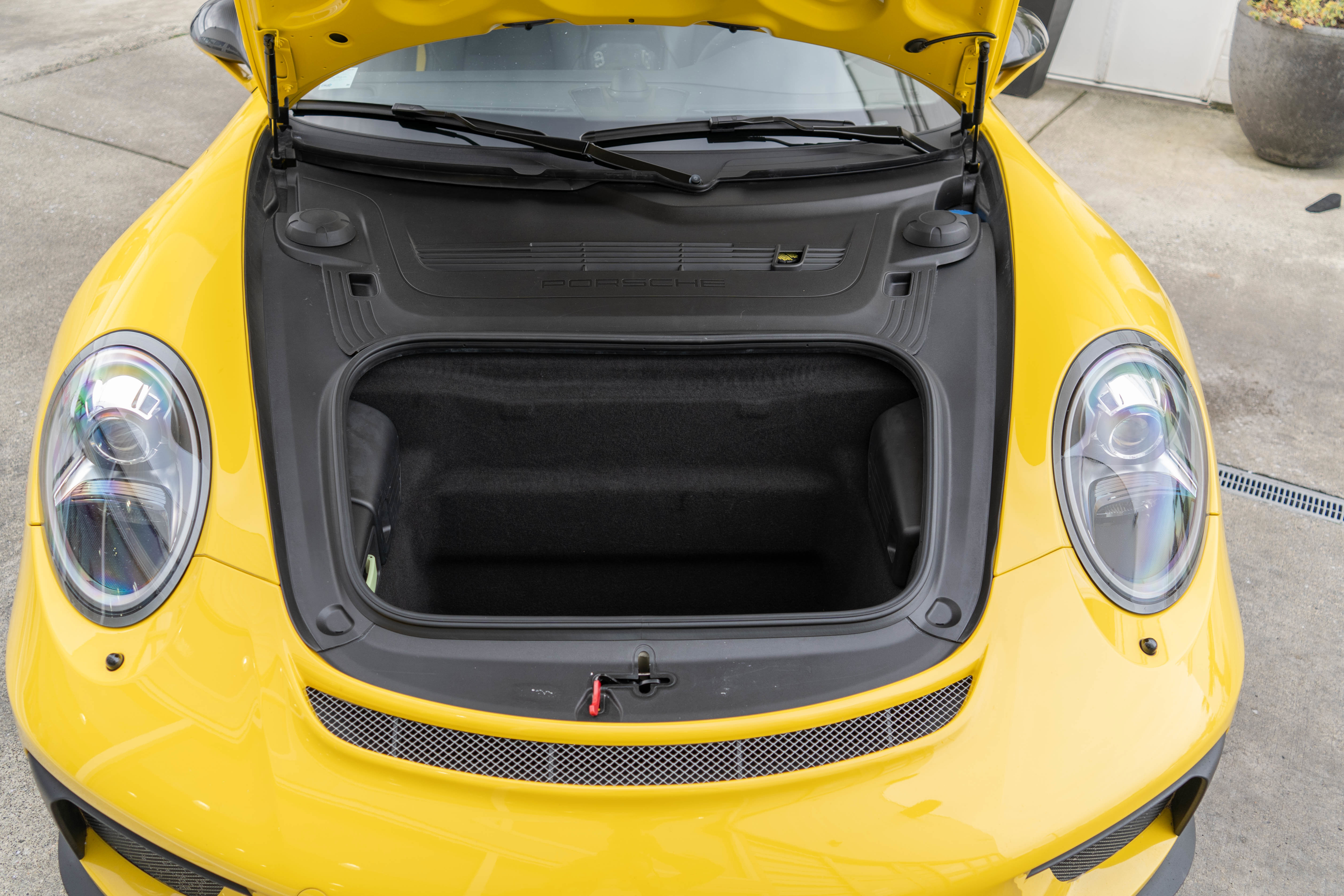 Used 2018 Porsche 911 GT3 w/ Sport Chrono Package RWD image 36