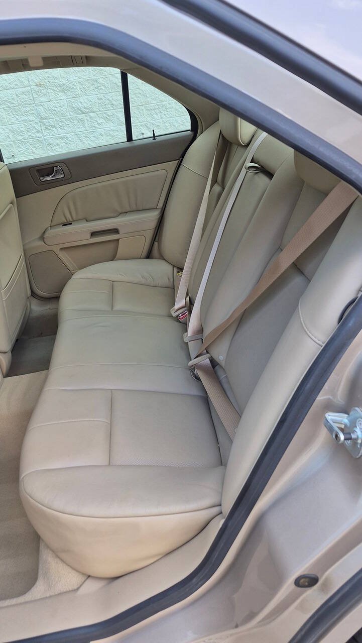 Used 2005 Cadillac STS w/ Preferred Equipment Group RWD image 39