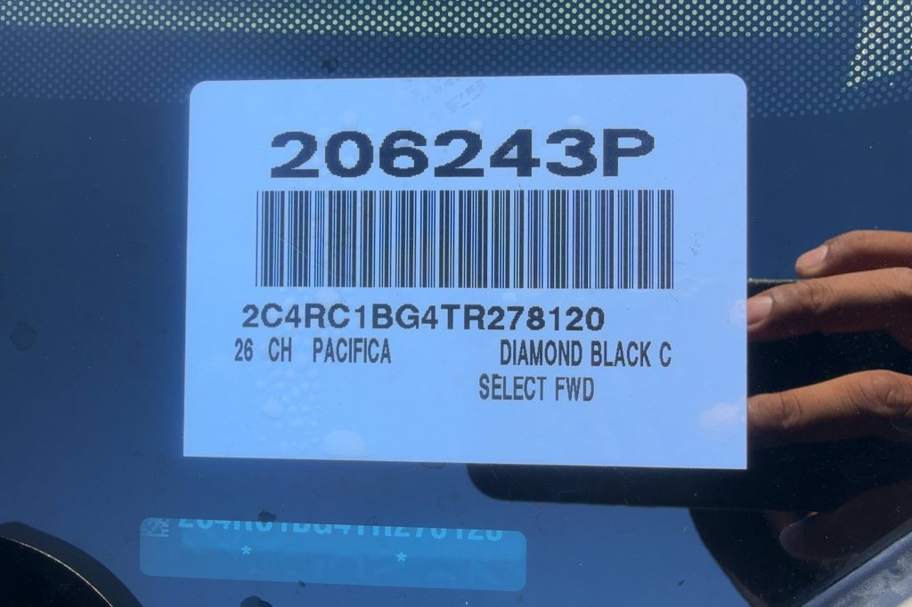 Used 2026 Chrysler Pacifica Select FWD image 19