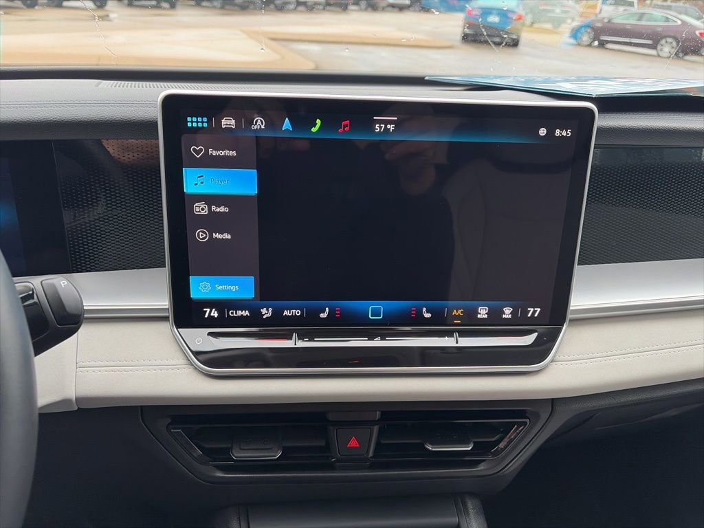 Certified 2025 Volkswagen Tiguan SE image 18