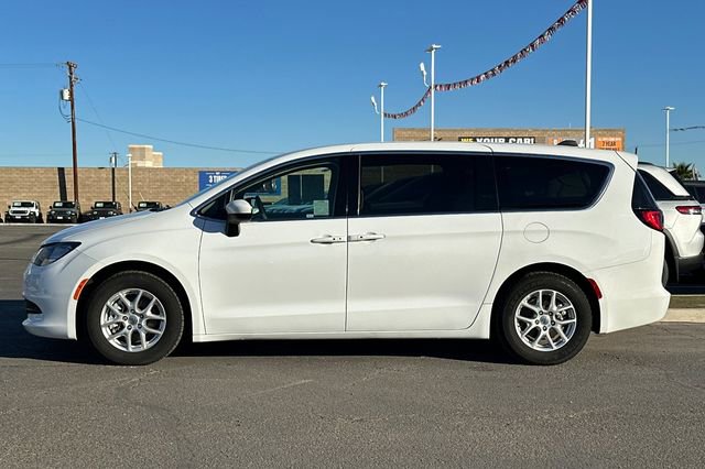 Certified 2023 Chrysler Voyager LX image 11